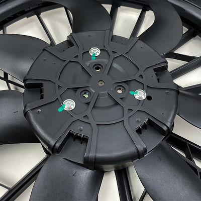 W211 C219에 대한 12V 내장 피지 보호 자동차 전기 냉각 팬